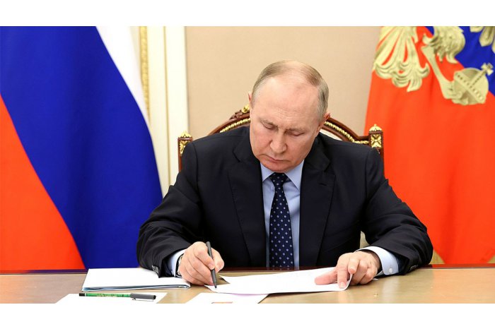 Vladimir Putin a semnat decretul prin care lărgeşte domeniul de utilizare a armelor nucleare
