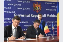  Conferința de presă, susținută de co-președinții Comisiei interguvernamentale de colaborare economică între Republica Moldova și România, Octavian Calmîc și Costin Grigore Borc. '